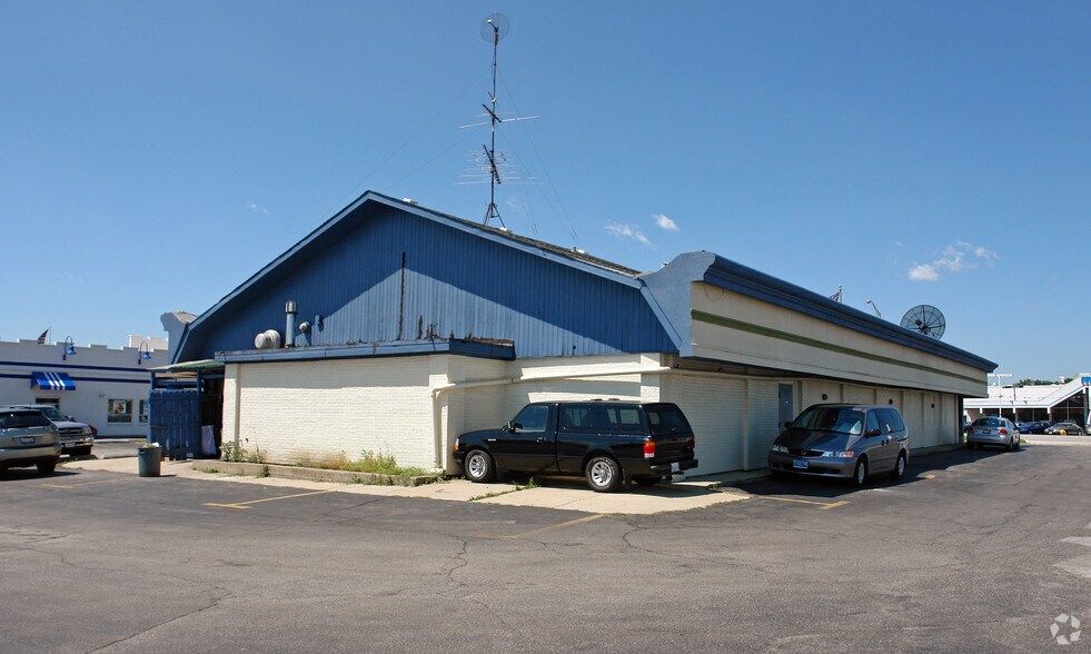 6025 S La Grange Rd, La Grange, IL à louer - Photo de l’immeuble – Image 2 sur 2