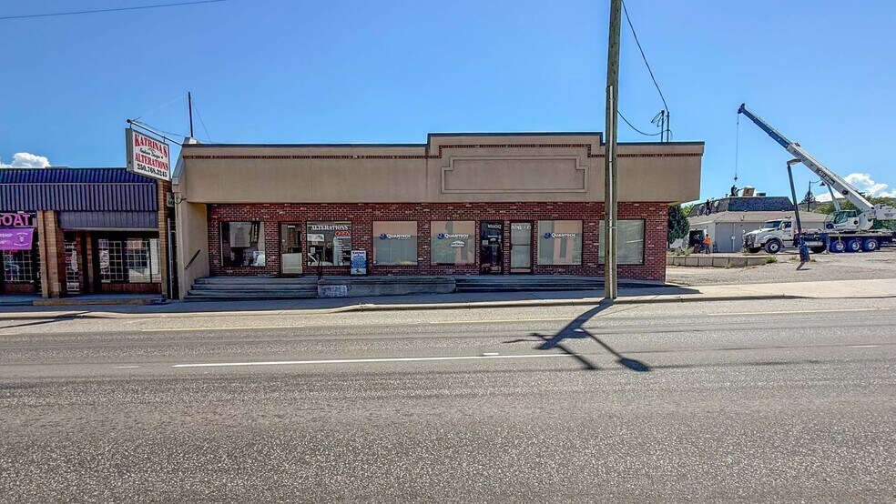 2489 Main St, West Kelowna, BC à vendre - Photo de l’immeuble – Image 1 sur 26