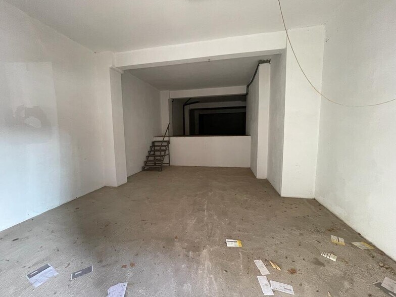 Local commercial dans L'Alcúdia à vendre - Photo de l’immeuble – Image 2 sur 8