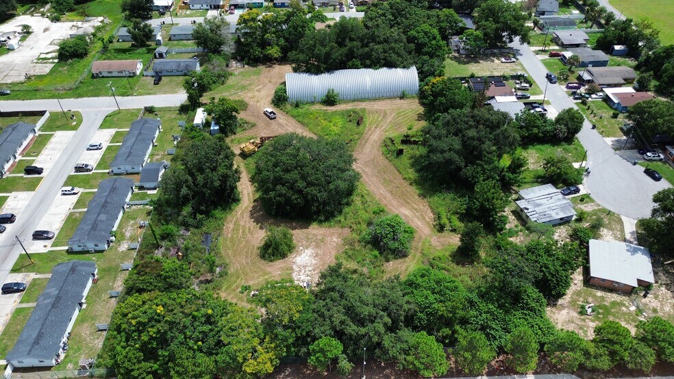 820 Pine Rd, Auburndale, FL à vendre - Photo de l’immeuble – Image 2 sur 5