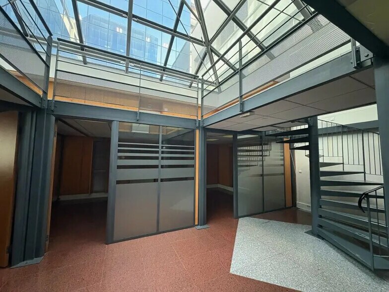 Bureau dans Lyon à louer - Photo de l’immeuble – Image 2 sur 9