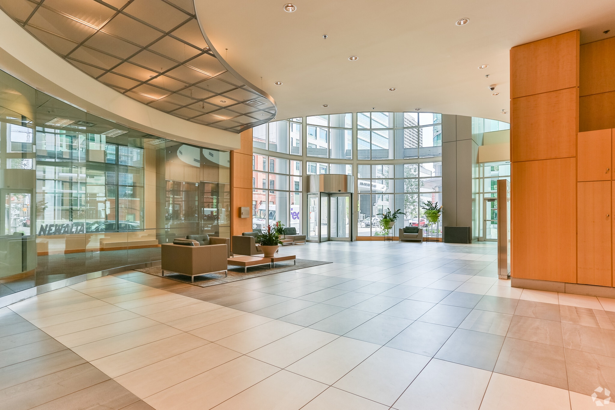 227 11 Av SW, Calgary, AB à louer Hall d’entrée– Image 1 sur 8