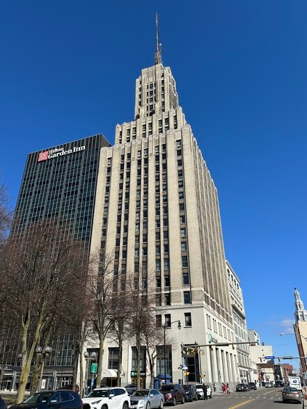 14 Lafayette Sq, Buffalo, NY à vendre - Photo de l’immeuble – Image 2 sur 17