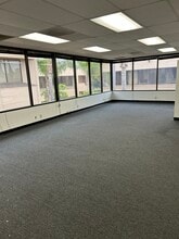 16892 Bolsa Chica St, Huntington Beach, CA à louer Photo intérieure– Image 2 sur 5