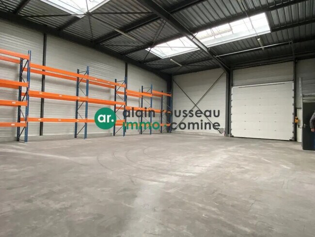 Plus de détails pour Local d'activités à louer