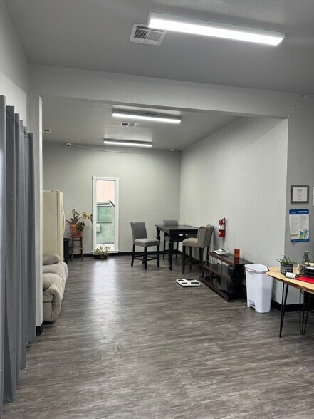 1811 Industrial Blvd, Norman, OK à louer - Photo de l’immeuble – Image 3 sur 20