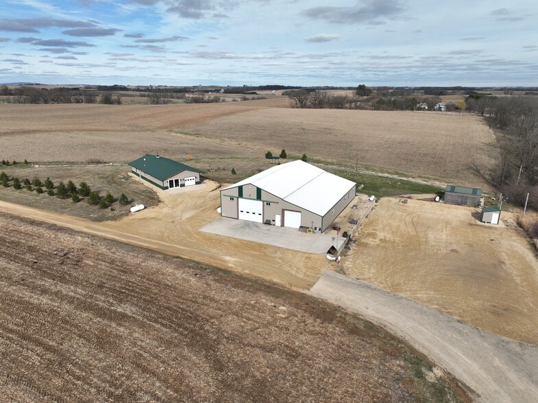 6209 Cassidy Rd, Mineral Point, WI à vendre - Photo de l’immeuble – Image 2 sur 47