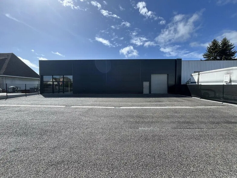 Local d’activités dans Bétheny à louer - Photo de l’immeuble – Image 1 sur 6