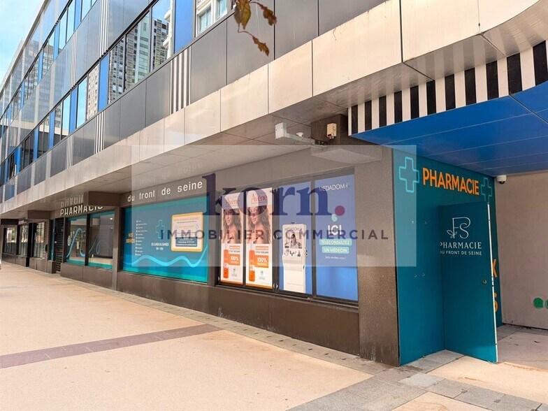 Local commercial dans Paris à vendre - Photo de l’immeuble – Image 1 sur 10
