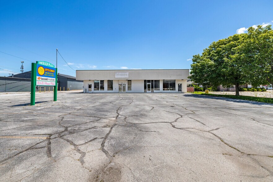 3220 Bay Rd, Saginaw, MI à vendre - Photo de l’immeuble – Image 2 sur 45