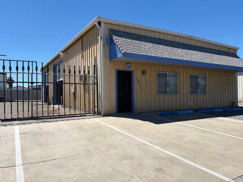 1697 Mccormick St, Turlock, CA à louer - Photo de l’immeuble – Image 1 sur 4