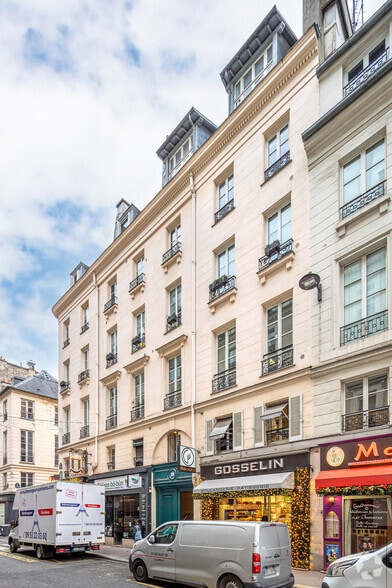 28 Rue De Caumartin, Paris à louer - Photo de l’immeuble – Image 2 sur 11