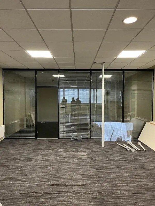 Plus de détails pour 10 Rue Du Maréchal De Lattre De Tassigny, Bihorel - Bureau à vendre