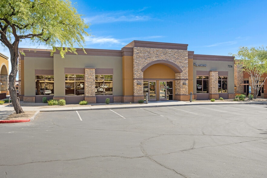 7336 E Deer Valley Rd, Scottsdale, AZ à vendre - Photo de l’immeuble – Image 3 sur 15