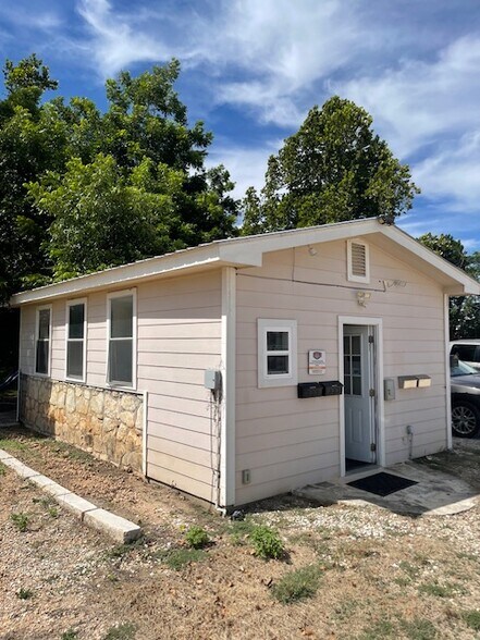 1630 County Road 279, Liberty Hill, TX à louer - Photo de l’immeuble – Image 3 sur 8