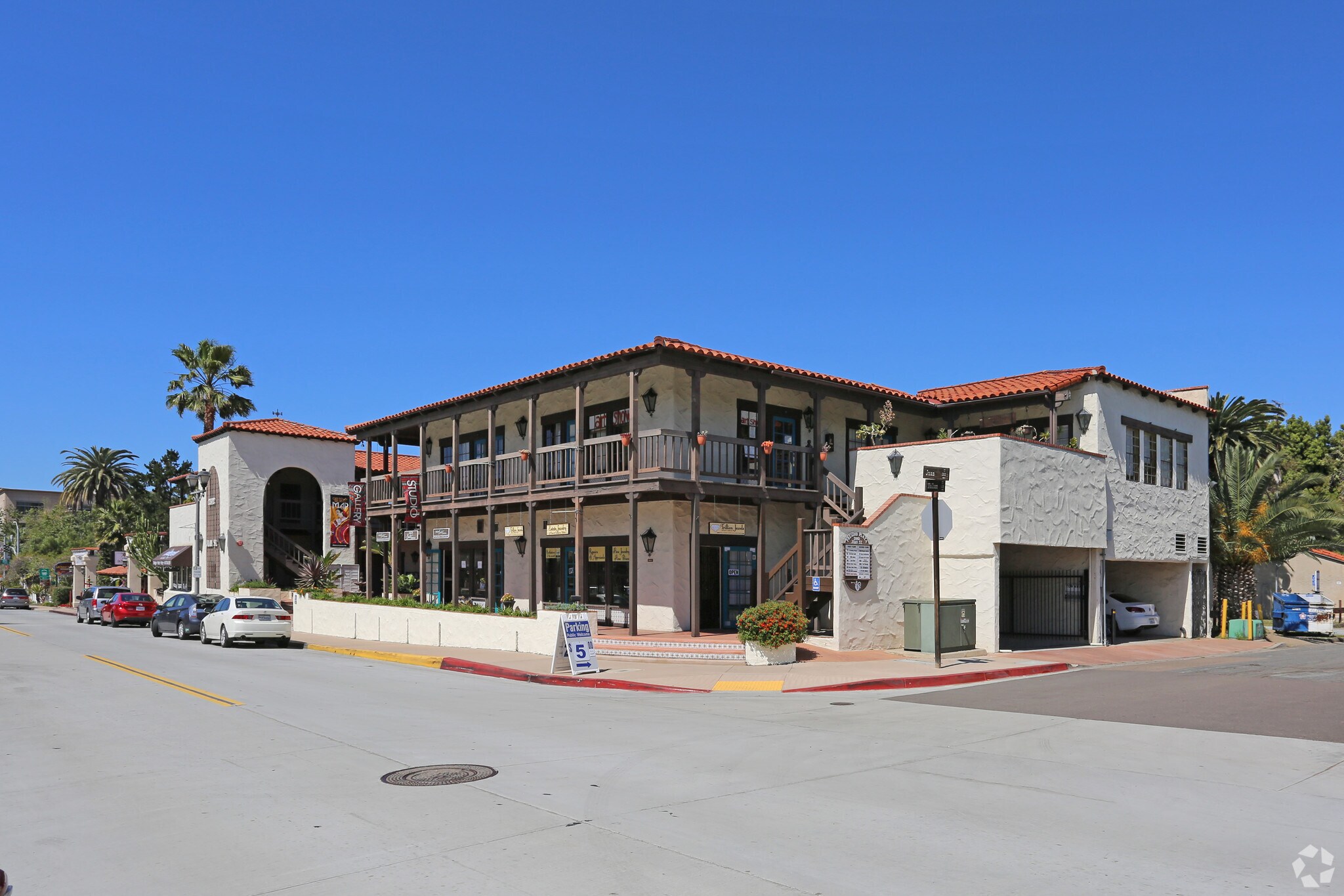 2802 Juan St, San Diego, CA à louer Photo de l’immeuble– Image 1 sur 10