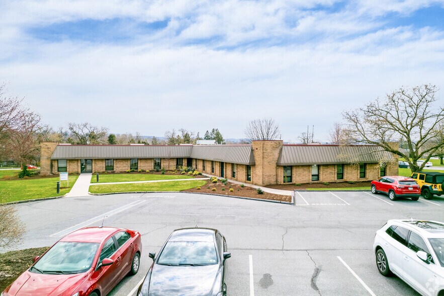 2650 Westview Dr, Wyomissing, PA à louer - Photo de l’immeuble – Image 2 sur 5