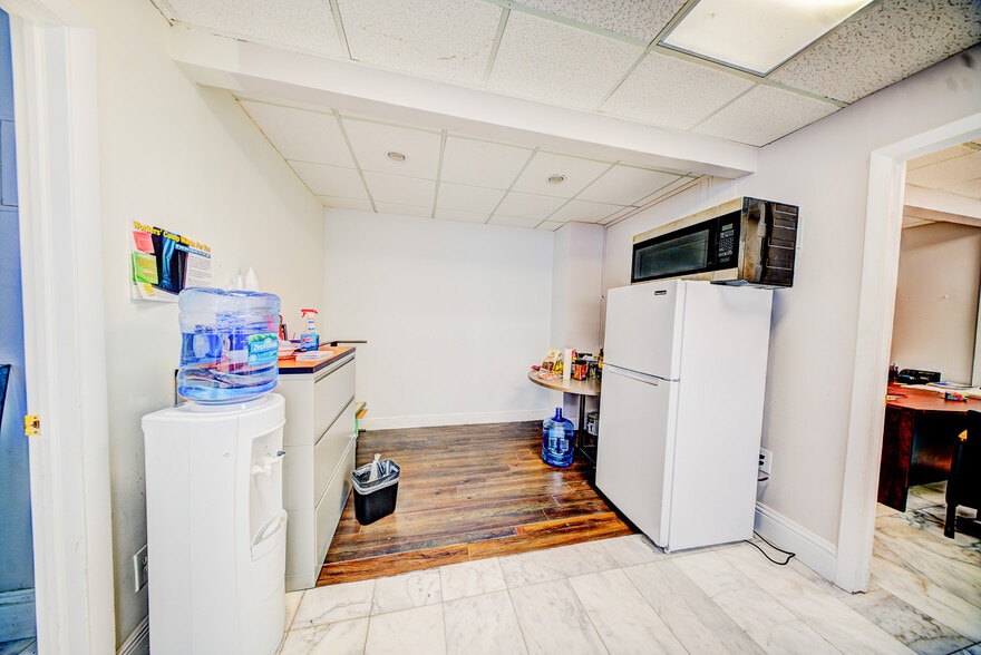 301 Arthur Godfrey Rd, Miami Beach, FL à louer - Photo de l’immeuble – Image 2 sur 36