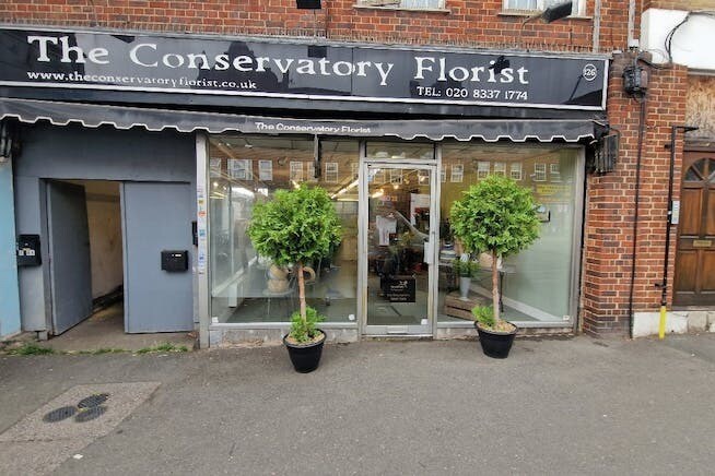 126 Central Rd, Worcester Park à louer - Photo principale – Image 1 sur 5