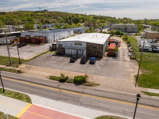 Plus de détails pour 535 W Poplar St, Fayetteville, AR - Industriel/Logistique à louer