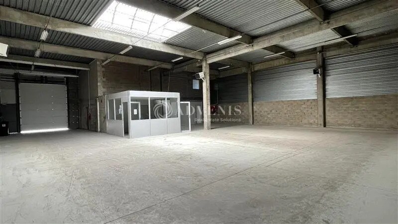 Local d’activités dans Saint-Thibault-des-Vignes à louer - Photo de l’immeuble – Image 2 sur 7