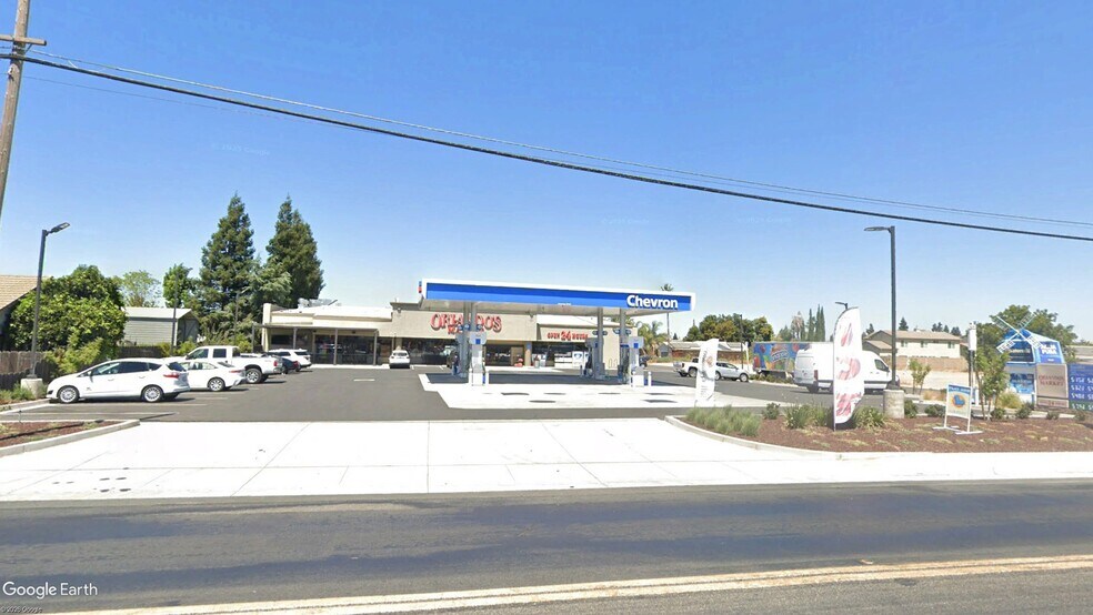 2226 Jackson Ave, Escalon, CA à vendre - Photo de l’immeuble – Image 2 sur 3