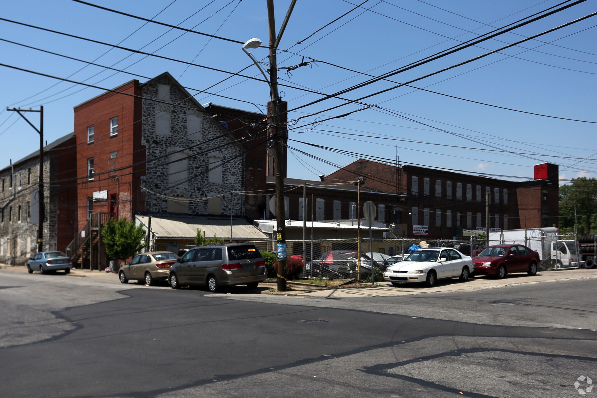 1196 Adams Ave, Philadelphia, PA à louer Photo de l’immeuble– Image 1 sur 5