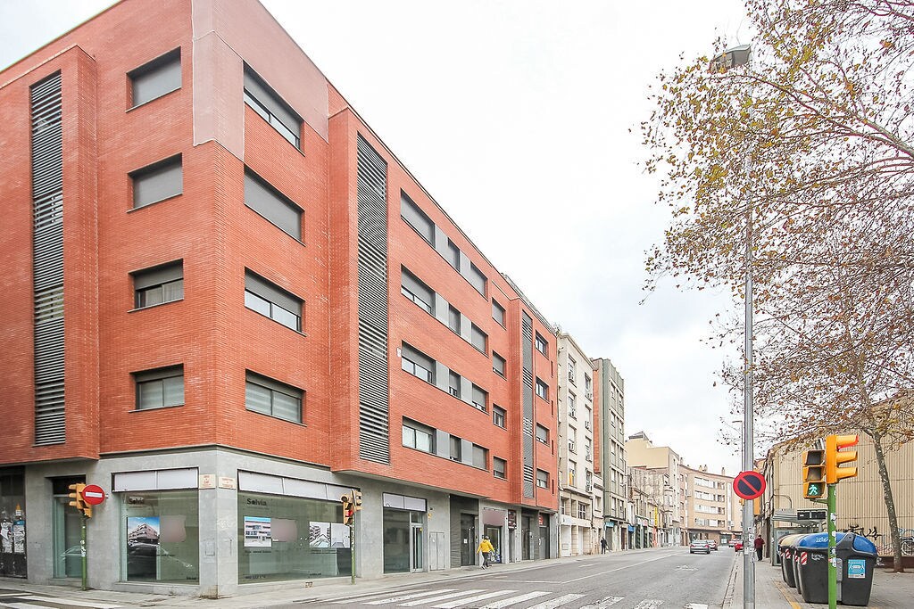 Local commercial dans Sabadell, Barcelona à louer Photo principale– Image 1 sur 2