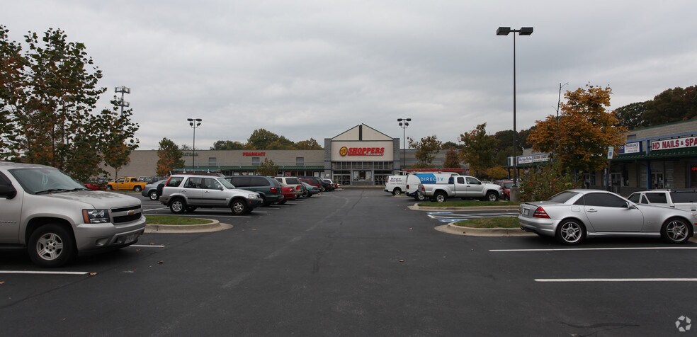 5604-5722 Ritchie Hwy, Baltimore, MD à louer - Photo de l’immeuble – Image 2 sur 2