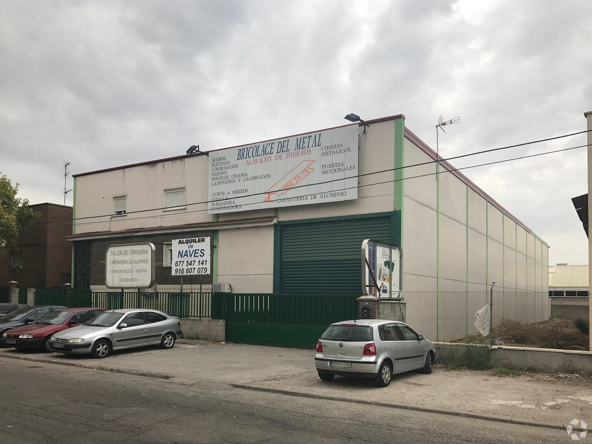 Industriel/Logistique dans Velilla de San Antonio, Madrid à vendre Photo de l’immeuble– Image 1 sur 2