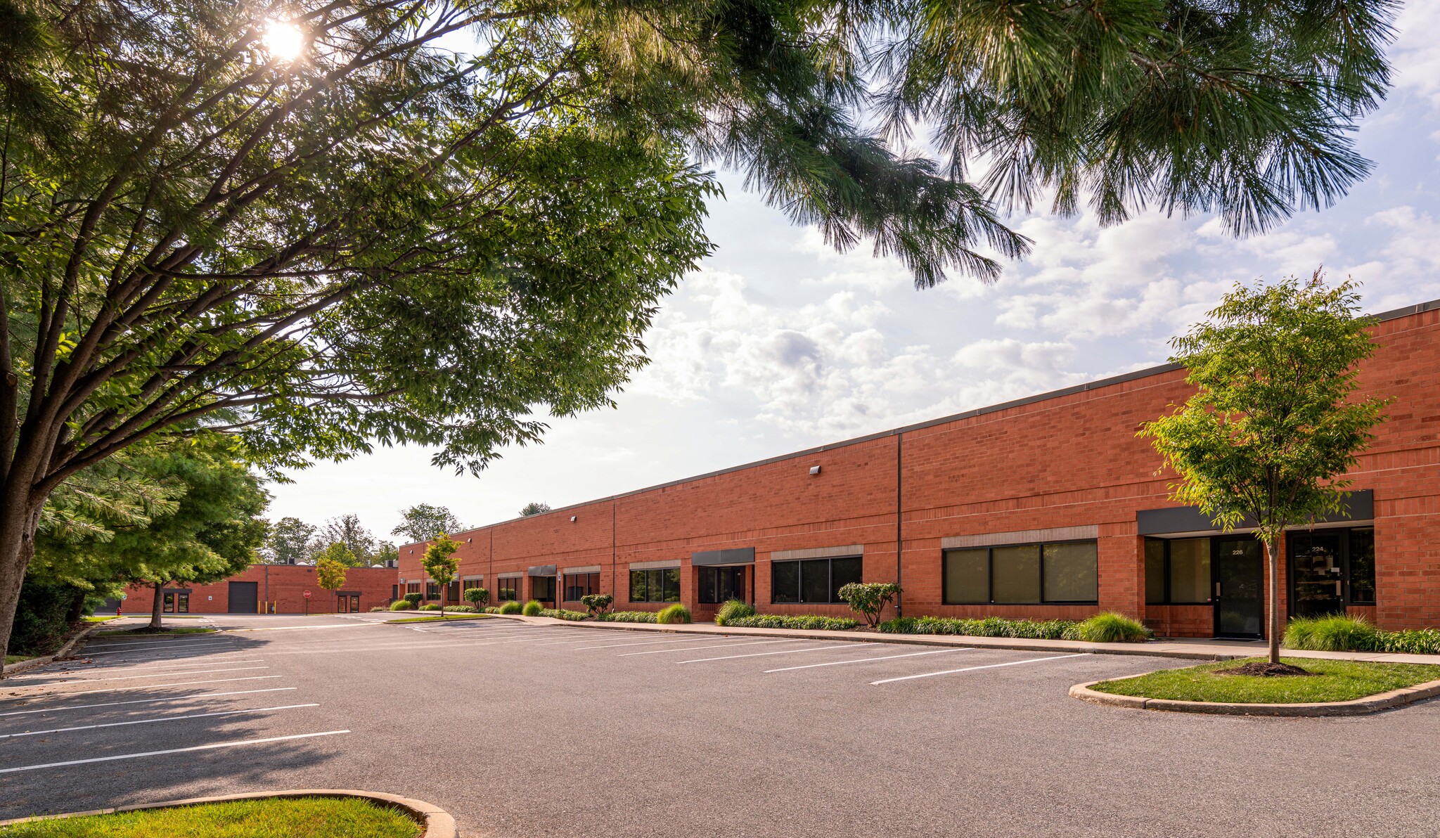 100-166 Business Center Dr, Reisterstown, MD à louer Photo de l’immeuble– Image 1 sur 1