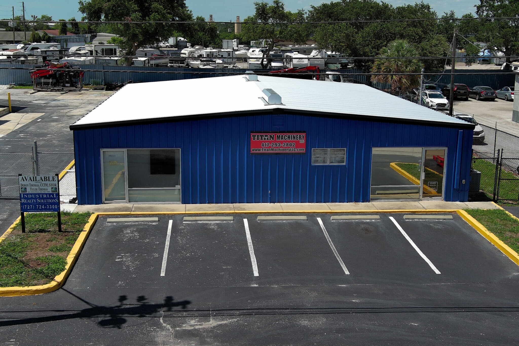 2064 Range Rd, Clearwater, FL à louer Photo de l’immeuble– Image 1 sur 15