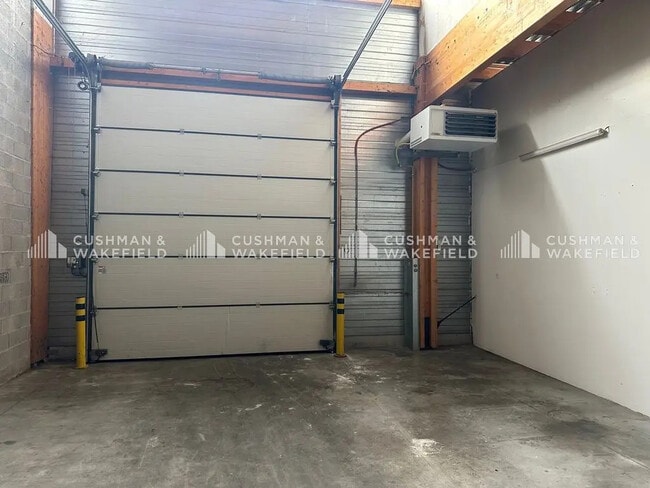 Plus de détails pour Local d'activités à louer