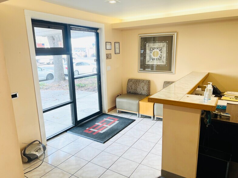 1300 Galaxy Way, Concord, CA à vendre - Photo intérieure – Image 3 sur 8