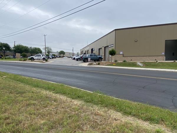 4700 Timco W, Leon Valley, TX à louer - Photo de l’immeuble – Image 3 sur 15