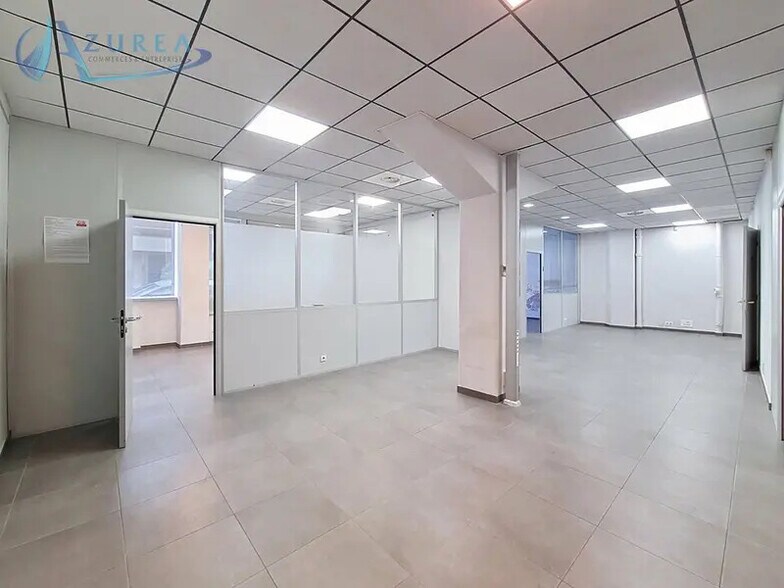 Local commercial dans Nice à louer - Photo de l’immeuble – Image 1 sur 10