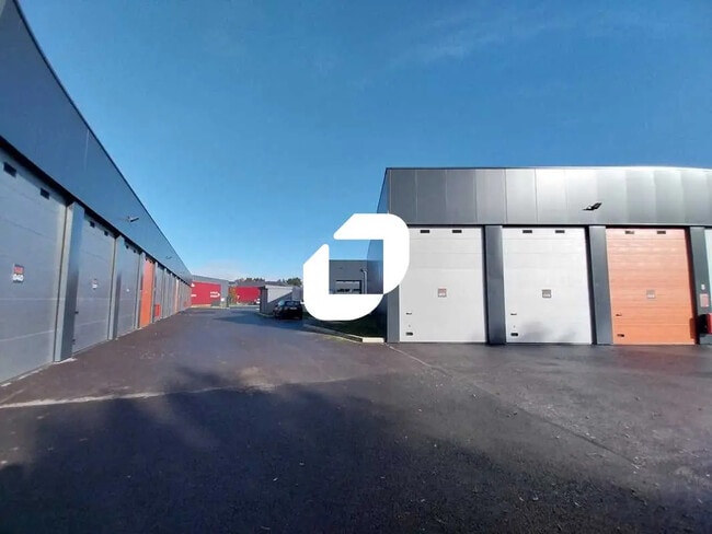 Plus de détails pour 6 Avenue Louis Pasteur, Maurepas - Local d'activités à louer