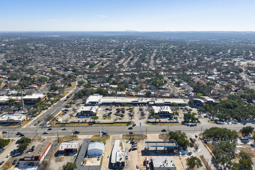 12129 Ranch Road 620 N, Austin, TX à louer - Photo de l’immeuble – Image 3 sur 13