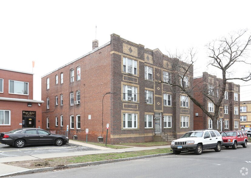 393-395 Park St, New Britain, CT à vendre - Photo de l’immeuble – Image 3 sur 3