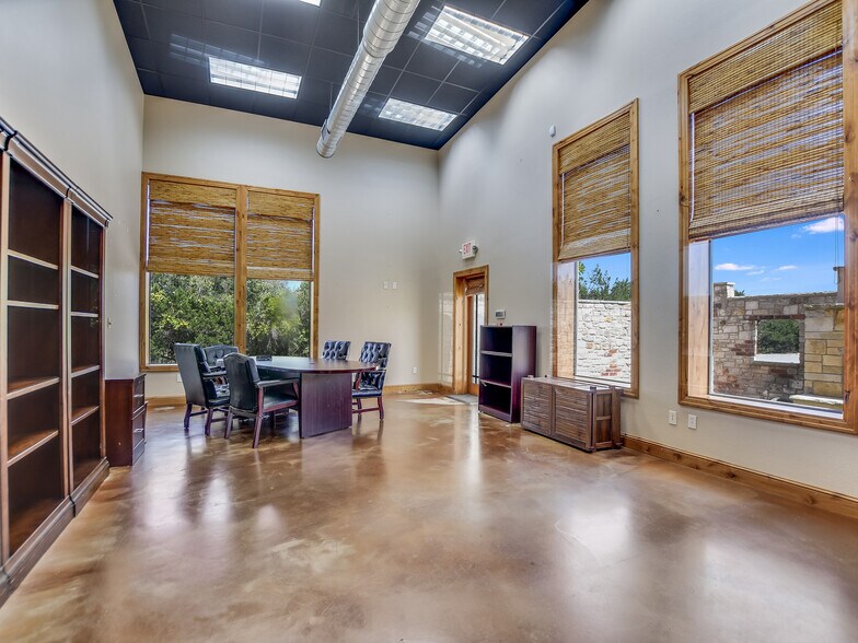 4004 E Hwy 290, Dripping Springs, TX à vendre - Photo intérieure – Image 2 sur 22