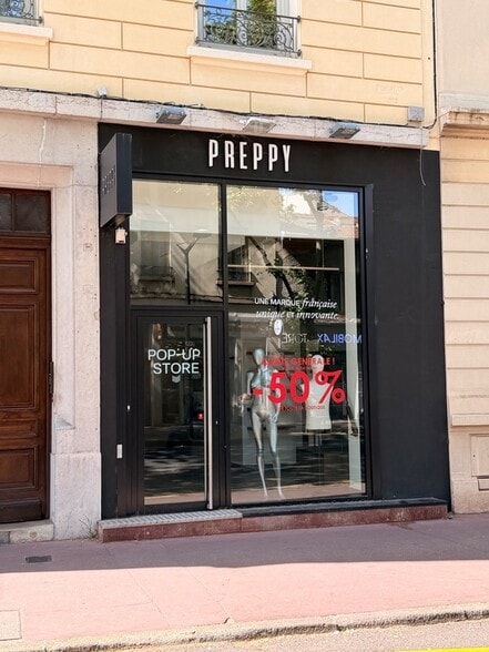 Local commercial dans Lyon à louer - Photo de l’immeuble – Image 1 sur 13