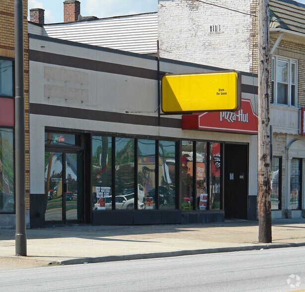 10613 Lorain Ave, Cleveland, OH à vendre - Photo principale – Image 1 sur 3