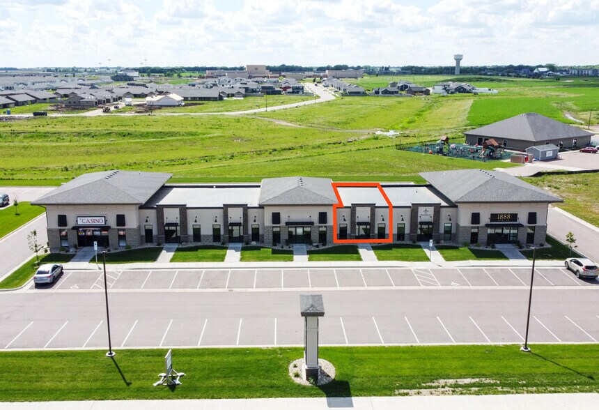 251 N Cliff Ave, Harrisburg, SD à louer - Photo de l’immeuble – Image 2 sur 5