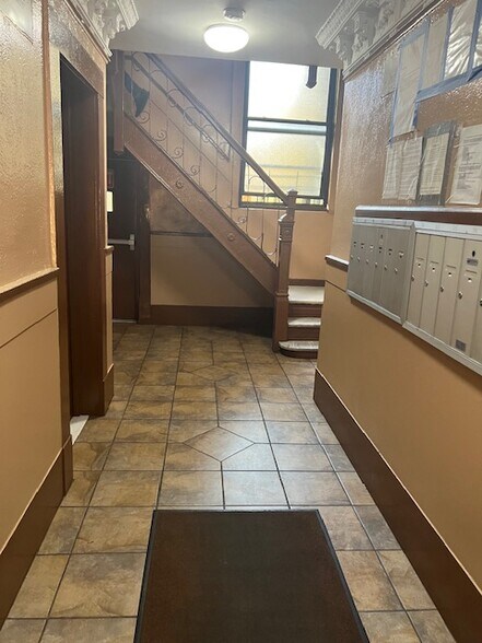 804 E 178th St, Bronx, NY à vendre - Photo de l’immeuble – Image 2 sur 7