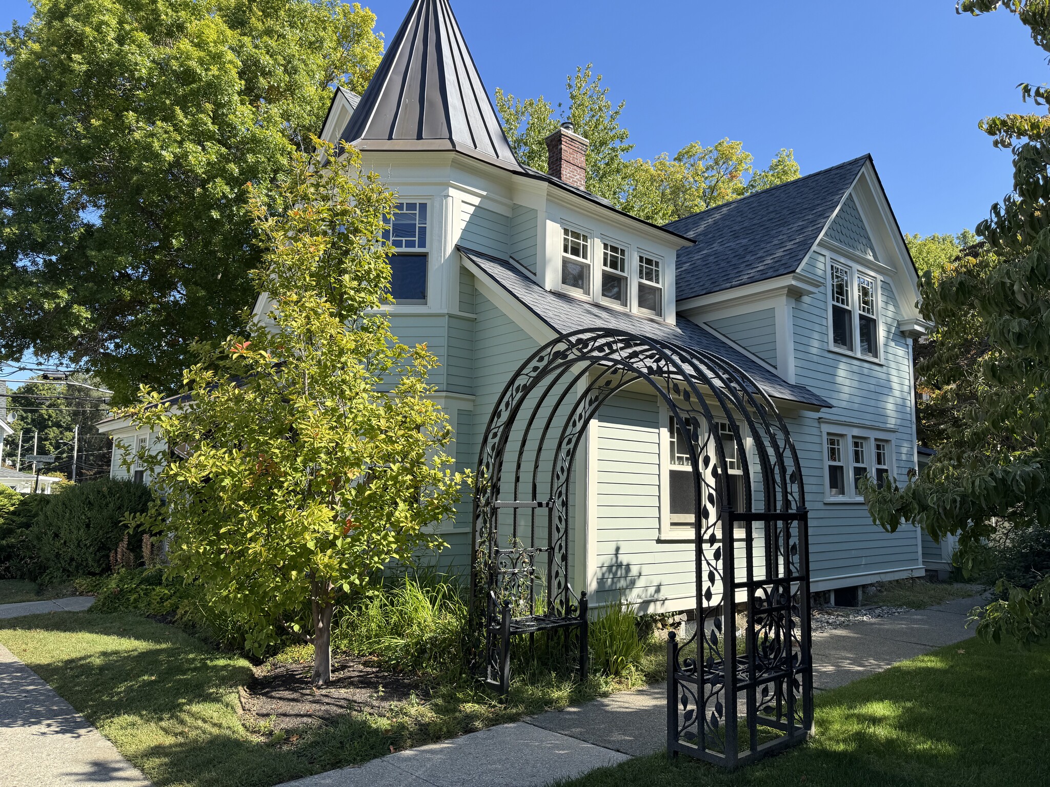 160 Church St, Millbrook, NY à louer Photo principale– Image 1 sur 10