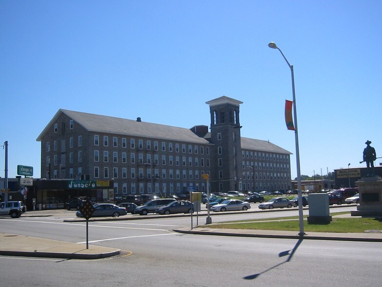 20-88 Front St, Fall River, MA à louer - Photo de l’immeuble – Image 2 sur 14