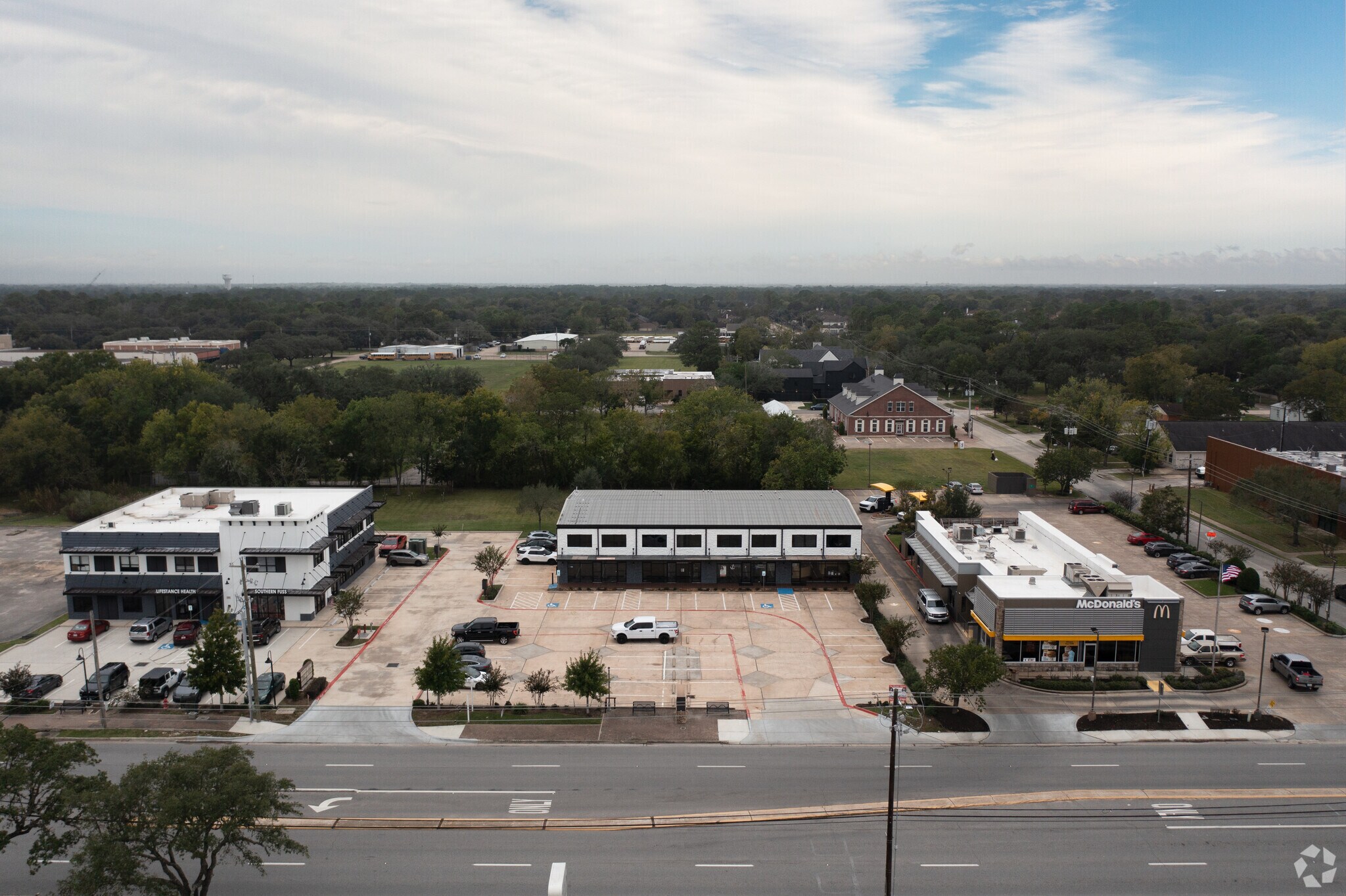 306 S Friendswood Dr, Friendswood, TX à louer Aérien– Image 1 sur 8