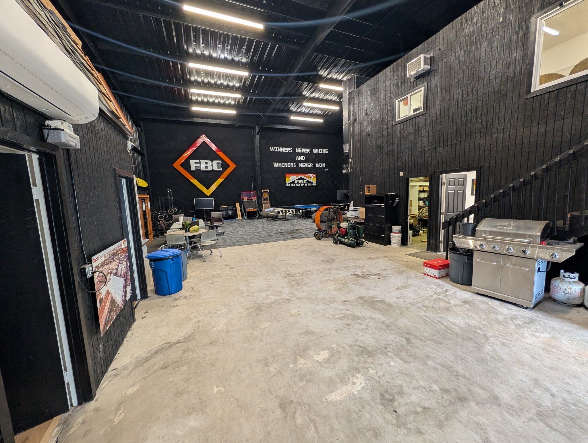 3050 Ualena St, Honolulu, HI à louer Photo intérieure– Image 1 sur 12