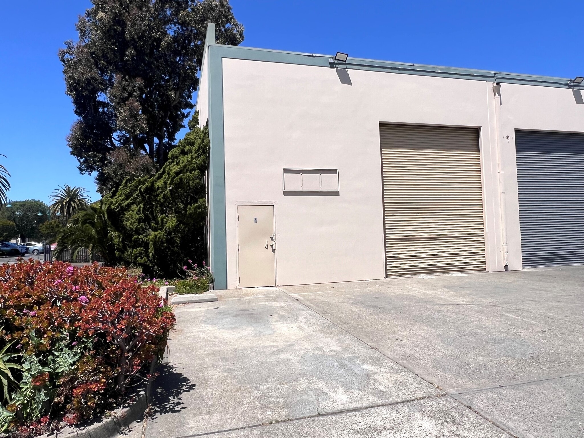 999 W Cutting Blvd, Richmond, CA à louer Photo de l’immeuble– Image 1 sur 4