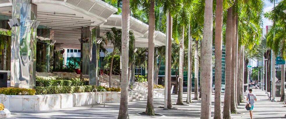 1221 Brickell Ave, Miami, FL à louer - Photo de l’immeuble – Image 3 sur 19